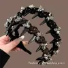 Diadema de lunares con pedrería estilo coreano con dientes para un agarre antideslizante, un accesorio para el cabello de alta gama y versátil que realza tu apariencia y hace que tu rostro se vea más pequeño.
