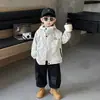 Jaqueta Infantil para Exterior Casaco com Capuz para Meninos Roupa de Primavera e Outono 2026 Novo Estiloso Legal Bebê Outono Inicial Top