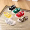 Zapatos Casuales para Niños Zapatos de Lona Suela Suave Zapatos de Caña Baja Primavera y Otoño Velcro Zapatos Blancos Zapatos Planos para Niños y Niñas Zapatos para Niños Pequeños