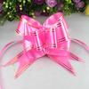 Venta al por mayor de fábrica decoración de coche de boda flor de mano lazo grande de 5 cm embalaje de regalo suministros de decoración para manija de puerta de coche