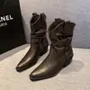 Botines Chelsea mujer 2026 nuevo estilo verano estilo británico cuello en V botas de montar puntera cuadrada pequeña tacón grueso fruncidos botas apiladas
