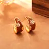 Brincos de Stud Pretos Esmaltados com Gotejamento de Óleo, Estilo Cool e Versátil, Brincos de Tarraxa em Formato C, Populares no Xiaohongshu, Acessórios de Orelha da Moda