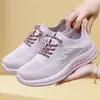 Zapatos Casuales Transpirables de Malla Tejida tipo Mosca de Nuevo Estilo para Mujer, Zapatos de Tela del Viejo Pekín, Zapatos Ligeros Suaves para Mamá, Zapatos Deportivos para Caminar