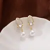 Brincos Pendentes de Pérola Exquisitos Elegantes de Luxo Leve Agulha de Prata com Diamantes Design Versátil Brincos de Orelha Femininos de Alta Gama Franceses