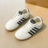 Zapatos Casuales Simples de Moda Nuevos Primavera y Otoño 2026 Versátiles Cómodos Planos Deportivos de Taekwondo Zapatos de Entrenamiento Alemanes para Mujer