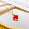 Collar para Mujer, Collar de Trébol de Cuatro Hojas de Lujo Ligero de Nicho, Diseño de Alta Gama, Cadena de Clavícula de Acero de Titanio a la Moda, Joyería Versátil de Gran Venta