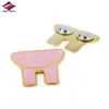 Fábrica de Producción de Insignias Divertidas de Moda Personalizadas de Metal Pintado con Forma Especial Joyería Personalizada Broches