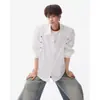 Nova camisa casual oversized estilo chinês para primavera e outono, com design de fivela de metal, corte solto, gola mandarim e mangas compridas, na cor vermelha