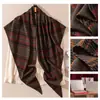 Bufanda Triangular de Lana de Seda Roja de Año Nuevo, Bufanda Triangular Cálida, Regalo para Mamá, Chal Grande Elegante, Adecuada para Viajar al Trabajo y Combinar con Abrigos