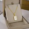 Nuevo producto transfronterizo: Cadena de clavícula elegante y versátil de lujo ligero con incrustaciones de microdiamantes, collar de acero de titanio, accesorio de joyería que no se decolora
