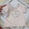 Camiseta de Manga Corta Ajustada para Niña Verano 2026 Nueva Bordado de Corazón Floral Letra Top Dulce con Parche de Encaje