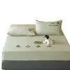 Algodón 100% Xinjiang Seleccionado Franela Fina Cepillada Calidez Otoño/Invierno Bordado de Dibujos Sábana Ajustable Juego de Tres Piezas Falda de Cama Alta