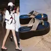Sandalias de plataforma alta sin cordones para mujer, para uso exterior en verano, nuevo modelo 2026, adecuadas para combinar con faldas, sandalias de playa para personas bajitas