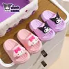 Chinelos de Verão Sanrio Kuromi para Crianças Bebês Antiderrapantes Meninas Banheiro Interno Desenho Animado Fofo Banho Fundo Macio