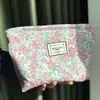 Bolsa de Maquiagem em Lona Floral Rosa com Folha Verde Clutch Feminina Bolsa de Mão Artística Simples Versátil Urbana Portátil