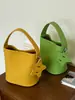 Bolso de hombro de lujo de alta gama, nuevo modelo 2026, bolso cruzado para mujer para el trabajo, bolso tipo cubo vintage exquisito y ultralujoso