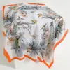 Pañuelo cuadrado de gloria de la mañana de temperamento simple primavera y verano similar a la seda elegante versátil flor pájaro pañuelo de seda pañuelo fino toalla protectora solar