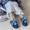 Moda Otoño 2026 Nuevo Estilo Coreano Zapatos Casuales Infantiles Retro Encaje Perla Moño Zapatos de Entrenamiento Alemanes para Niñas