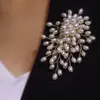 Broche de Pérola Artesanal para Mulheres, Alfinete de Lapela de Luxo de Alta Qualidade, Corsage de Luxo Leve, Acessório de Broche, Acessório para Roupas, Acessório para Vestuário