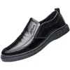 Outono 2021 Novos Sapatos de Couro Masculinos Preto Puro Sapatos Casuais Slip-on Sapatos Preguiçosos Sola Macia Antiderrapante Sapatos de Dirigir para Pai