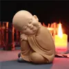 Pequeno sofá reclinável Maitreya ornamentos de lazer armário de TV doméstico decorações interessantes chinesas artesanato de resina fabricantes atacado