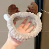 Faixas de cabelo da moda para meninas, perfeitas para outono e inverno, com um design fofo e divertido, apresentando orelhas de gato de desenho animado, e versáteis o suficiente para combinar com qualquer roupa.