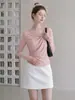 Camiseta feminina estilo coreano, manga longa com babados, ombro a ombro, coleção de outono, ombro a ombro, plissada, modeladora, adequada como top de base