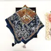 Pañuelo Cuadrado Exótico con Bloques de Color Floral y Borlas, Pañuelo Delgado para Mujer, Accesorio de Nicho para el Trabajo, Bufanda Versátil para el Cuello, Protector de Cuello para el Sol