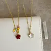 Collar Colgante de Flor de Doble Cara con Esmalte Rojo y Nácar Inspirado en el Diseño para Mujer, Cadena de Cuello de Moda Única y Exquisita, Cadena para Suéter