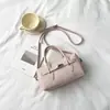 Bolso Boston Retro de Alta Apariencia para Mujer 2026 Nuevo Bolso de Mano de Moda Bolso Almohada Estilo Coreano Bolso Cruzado Simple para el Día a Día