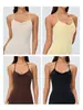 Top de tirantes finos cruzados con cuello halter para yoga para mujer con almohadillas extraíbles en el pecho, ropa de fitness, camiseta deportiva ajustada para Pilates