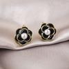 Pendientes de Clip Elegantes y Versátiles para Mujeres Sin Perforaciones, Adecuados para el Viaje Diario, con un Toque de Lujo Ligero de Alta Gama, Diseño Triangular
