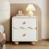 Mesita de noche Estilo Vintage Crema Nuevo 2025 Popular Simple Gama Alta Dormitorio Moderno Pequeño Almacenamiento Gabinete de Mesita de Noche