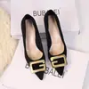 Zapatos de Mujer de Gama Alta de Nicho Estilo Francés Modelo Nuevo Primavera y Otoño 2026 Tacón Fino Punta Fina Zapatos de Trabajo con Hebilla Cuadrada Elegantes Tacones Altos