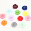 Fornecimento Direto de Botões de Resina Coloridos e Versáteis para Roupas Infantis, Botões de Quatro Furos em Vários Tamanhos, Modernos para Casacos, Camisas e Decorações de Punho