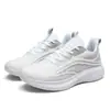 Novos sapatos femininos de verão malha grande respiráveis versáteis sola macia sapatos casuais leves tênis de corrida esportivos malha senhoras verão