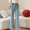 Jeans de cor clara com acabamento em renda, comprimento nove pontos, microflare, para mulheres, estilo fino de verão, plus size, cintura alta, modelador, para figuras petites, calça flare