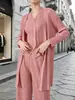 Venta Directa de Fábrica Conjunto de Tres Piezas Miyake Estilo Popular en Transmisión en Vivo para Mujer Chaleco Cárdigan Abrigo Pantalones de Pierna Ancha Conjunto de Traje Profesional para el Trabajo