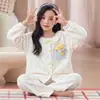 Pijama de Niña Estilo Princesa Primavera y Otoño Manga Larga Pantalón Largo Cuello de Encaje Infantil Cardigan Ropa de Casa Algodón Nube Conjunto de Dos Piezas