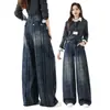Pantalones de mezclilla anchos estilo retro con costuras visibles, con estampado a cuadros, cintura alta, efecto adelgazante y un diseño de pierna recta y fluido, perfectos para el otoño de 2026