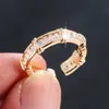 Anillo de Cruz Exquisito con Diamantes Completos Estilo Tiktok para Mujer, Diseño de Nicho de Moda de Lujo Ligero Estilo Ins, Anillo Abierto que No se Desvanece