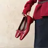 Sapatos Casuais Femininos Slip-On Estilo Retro de Corte Baixo 2026 Novo Modelo Laço Quadrado Aumenta Altura Sapatilhas