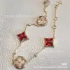 Donkey Home Nova Flor de Ponta de Diamante Redonda Colar de Bolo Versão Alta Feminina V Ouro Flor Dupla Diamante de Combinação Total Pingente de Pó de Concha Branca
