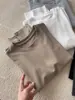 26 Camiseta de Lã Escovada Lisa de Outono para Bebê para Mulheres, Estilo Coreano, Gola Redonda, Caimento Solto, Camiseta Base Versátil, Top Branco