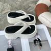 Zapatillas de verano gruesas de suela cruzada para mujer, chanclas de EVA con clip, tacón de cuña elevador, zapatillas tipo muffin, fabricantes