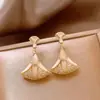 Pendientes de Plata 925 con Forma de Abanico para Mujer, Pendientes Elegantes de Lujo Ligero de Alta Gama, Pendientes de Diseño Exquisito Explosivos Nuevos 2024