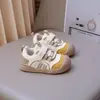 Zapatos para niños pequeños de 1 a 3 años, de suela blanda, antideslizantes, transpirables, zapatillas deportivas, zapatos de bebé unisex, modelos de primavera y otoño, zapatos de bebé con velcro