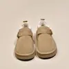 Sapatos Birkenstock de sola reta para mulheres, com forro de pelúcia para aquecimento, novo estilo fashion para 2026, mocassins de inverno, sapatos de dirigir, sapatos de algodão Birkenstock