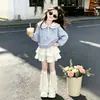 Conjunto de dos piezas: top preppy de manga larga estilo coreano de moda con cuello marinero y una dulce falda escalonada con ribete de encaje