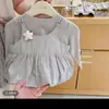 Roupa de outono para meninas 2026 nova coleção: Conjunto de camiseta de manga comprida e calça casual de bolinhas, calça lanterna infantil estilo coreano